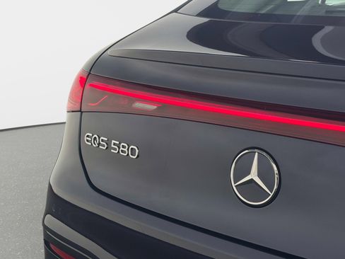 Used 2023 Mercedes-Benz EQS 580 4MATIC Sedan image 17