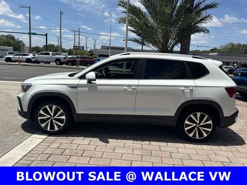 Certified 2023 Volkswagen Taos SE FWD image 10