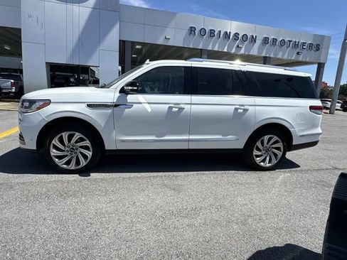 Used 2024 Lincoln Navigator L Reserve AWD/4WD image 8