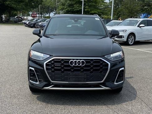 Used 2023 Audi Q5 2.0T Premium w/ Convenience Package AWD/4WD image 2