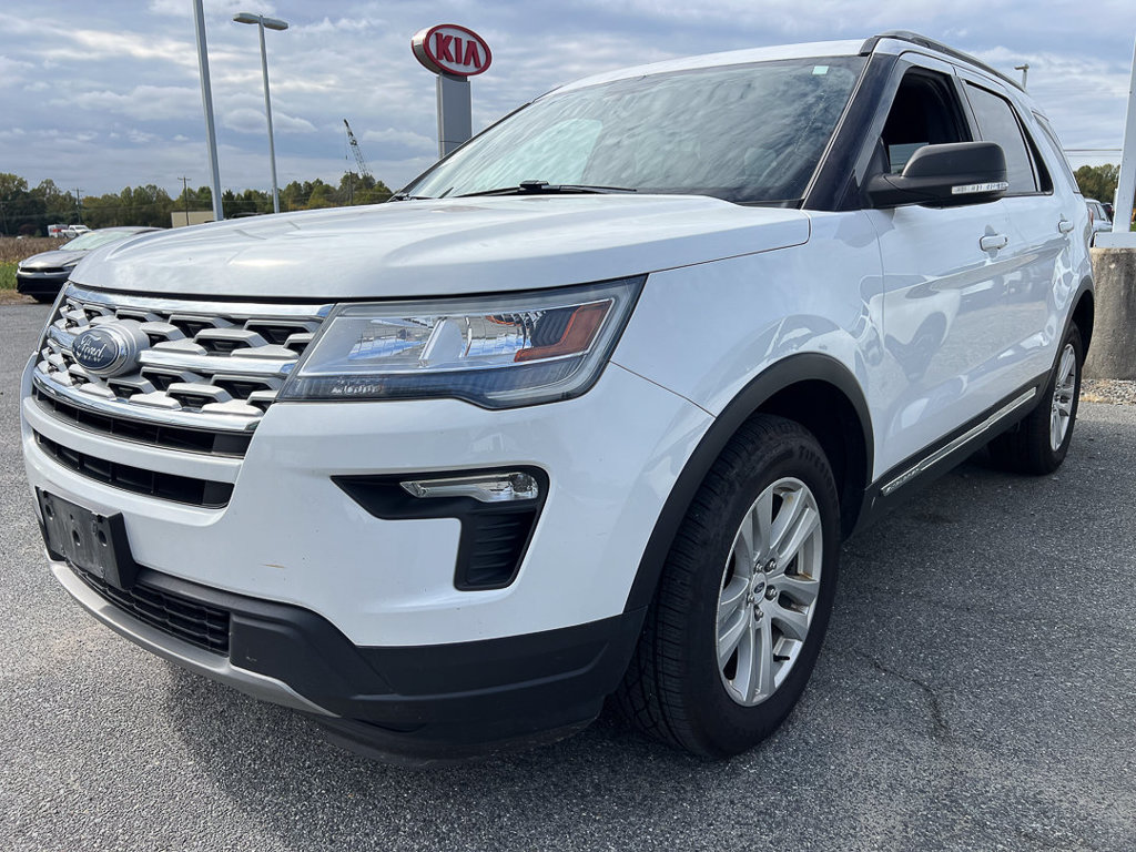 Used 2019 Ford Explorer XLT w/ Equipment Group 201A AWD/4WD image 2