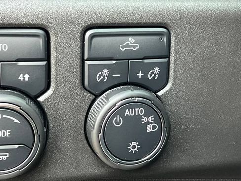Used 2024 Chevrolet Silverado 1500 LT AWD/4WD image 22