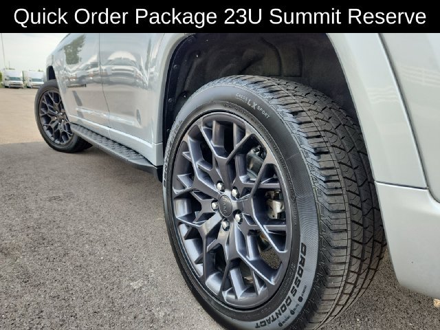 Used 2025 Jeep Grand Cherokee Summit AWD/4WD image 18