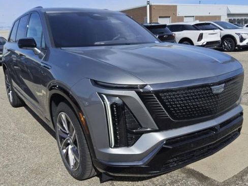 Certified 2026 Cadillac Vistiq Sport w/ LPO, Floor Liner Package AWD/4WD image 3