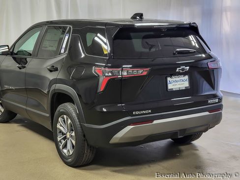 New 2026 Chevrolet Equinox LT w/ Safety and Technology Package image 4