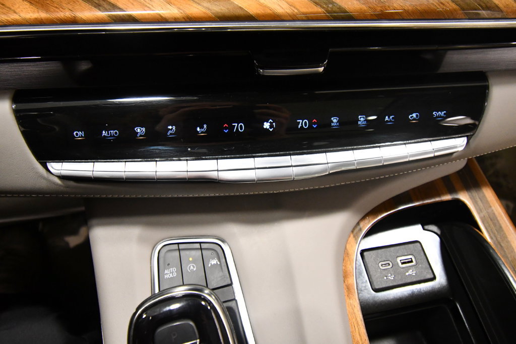 Used 2024 Cadillac Escalade ESV Sport Platinum AWD/4WD image 31