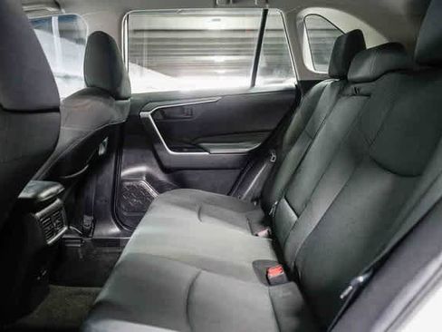 Used 2021 Toyota RAV4 LE w/ Carpet Mat Package (TMS) image 17