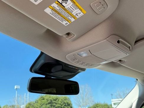 Used 2024 Ford Expedition Max XLT image 25