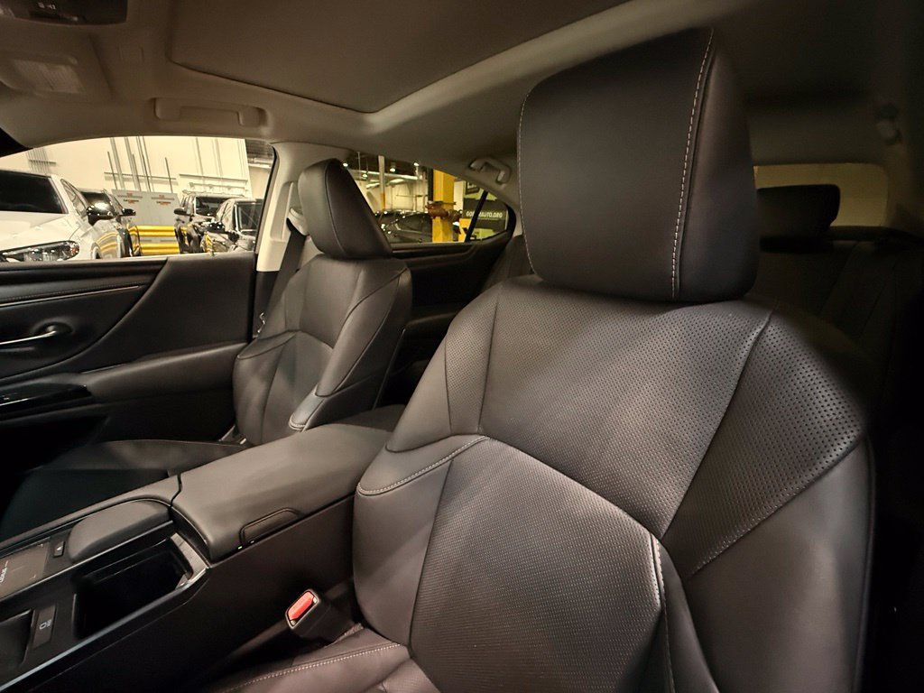 Used 2022 Lexus ES 350 w/ Premium Package FWD image 17