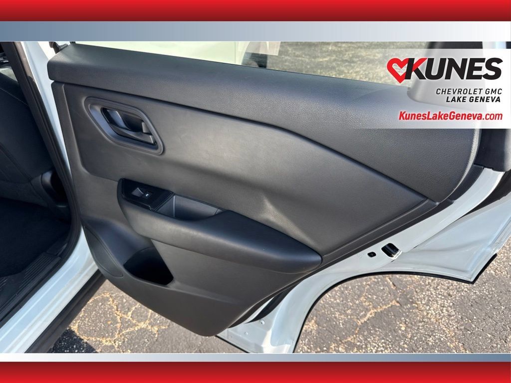 Used 2024 Nissan Rogue S FWD image 19