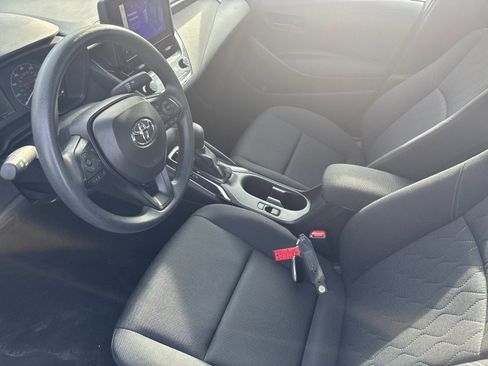 Used 2025 Toyota Corolla LE image 11
