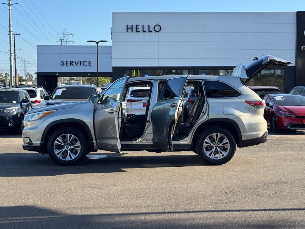 Used 2016 Toyota Highlander Plus FWD image 27