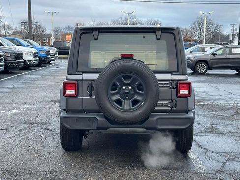 Used 2022 Jeep Wrangler Unlimited Sport image 5