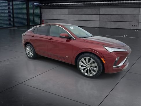 Used 2024 Buick Envista Avenir FWD image 2