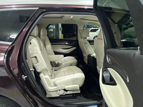 Used 2023 Buick Enclave Avenir w/ Avenir Technology Package AWD/4WD image 35