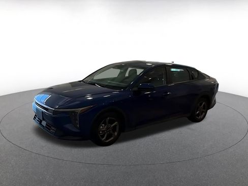 Used 2025 Kia K4 LXS image 7