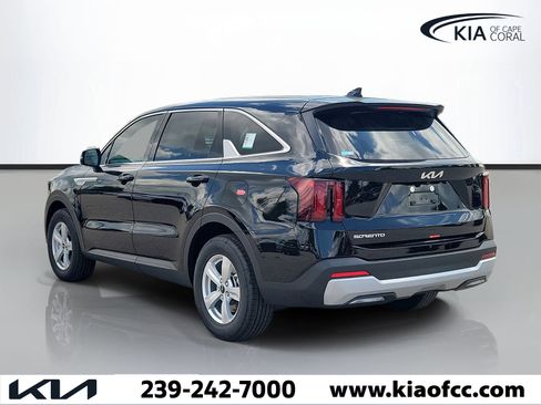 New 2026 Kia Sorento LX FWD image 4
