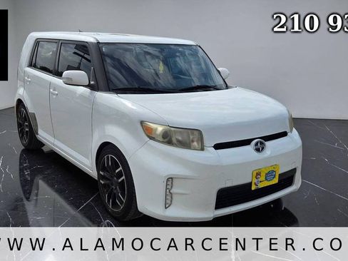 Used 2014 Scion xB FWD image 7