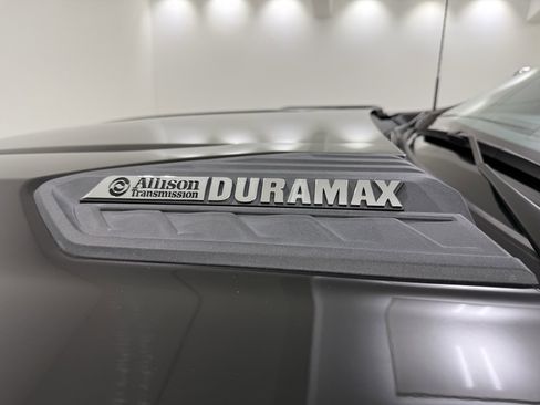 Used 2021 Chevrolet Silverado 2500 LTZ w/ LTZ Plus Package image 11