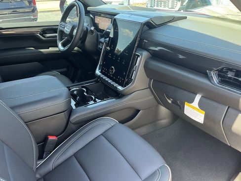 New 2026 GMC Yukon XL Elevation RWD image 16