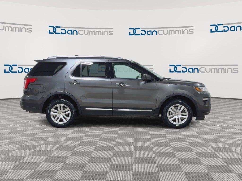 Used 2019 Ford Explorer XLT AWD/4WD image 9