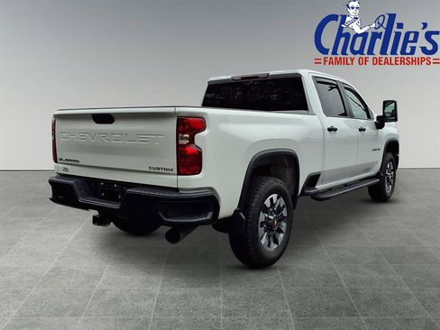 Used 2024 Chevrolet Silverado 2500 Custom w/ Custom Value Package image 4
