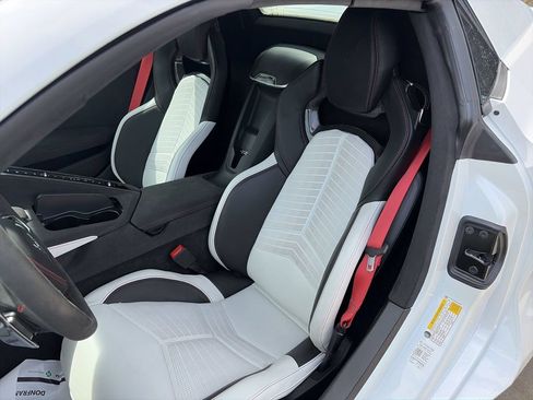 Used 2023 Chevrolet Corvette Stingray Premium Conv w/ Z51 Performance Package RWD image 17