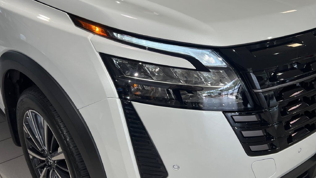New 2026 Nissan Pathfinder Platinum AWD/4WD image 20
