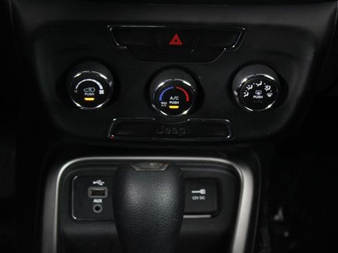 Used 2018 Jeep Compass Sport FWD image 21