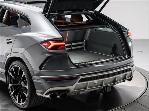 Used 2019 Lamborghini Urus image 40