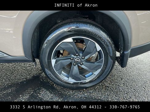 Used 2025 Nissan Rogue SV w/ SV Premium Package image 21