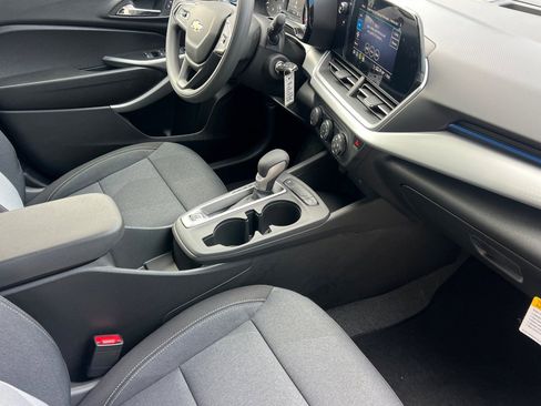 Used 2026 Chevrolet Trax LS FWD image 16