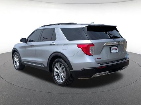 Used 2020 Ford Explorer XLT w/ Equipment Group 202A RWD image 4