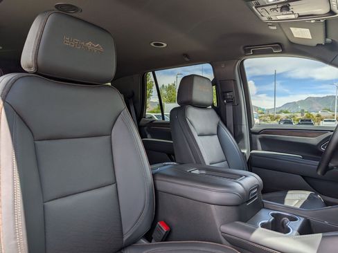 Used 2024 Chevrolet Tahoe High Country AWD/4WD image 28