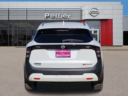 New 2025 Nissan Kicks SR w/ Illumination Package