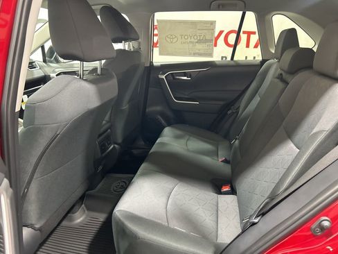 Used 2025 Toyota RAV4 XLE image 19