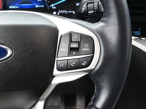 Used 2022 Ford Explorer XLT image 28