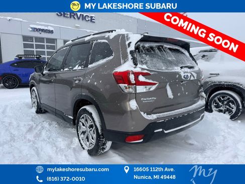 Used 2023 Subaru Forester Premium image 4