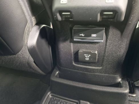Used 2018 Jeep Wrangler Unlimited Sahara AWD/4WD image 19