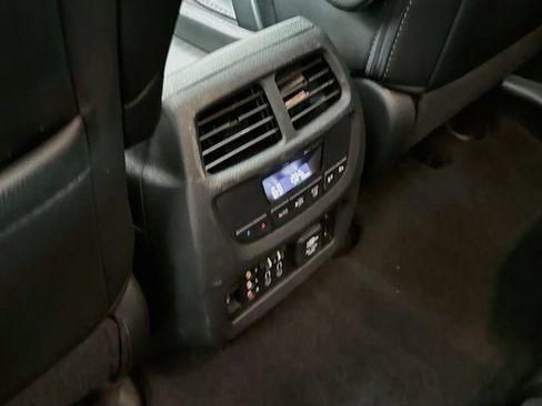 Used 2018 Honda Pilot Touring image 29