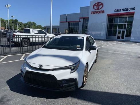 Used 2024 Toyota Corolla Sedan w/ SE Convenience Package FWD image 4