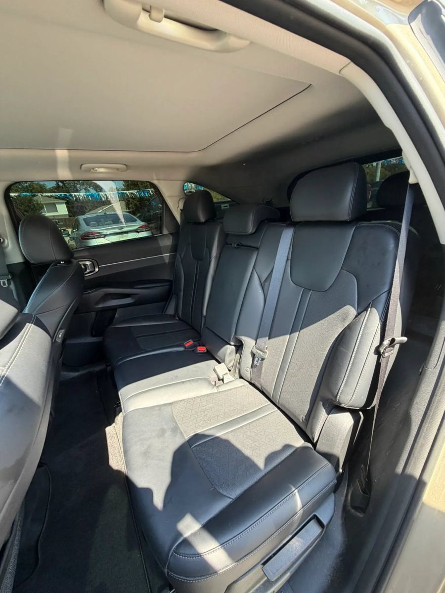 Used 2021 Kia Sorento S w/ Panoramic Sunroof Package FWD image 13