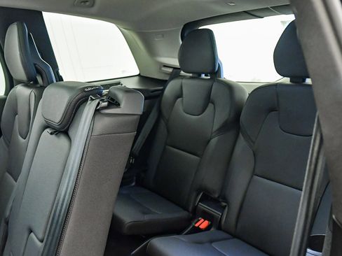 Certified 2025 Volvo XC90 B6 Ultra image 22
