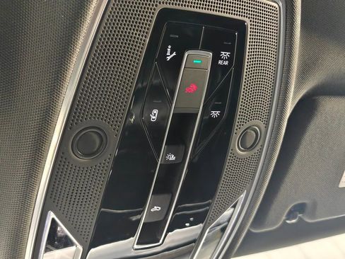 Used 2021 Audi A8 L 3.0T w/ Executive Plus Package image 11