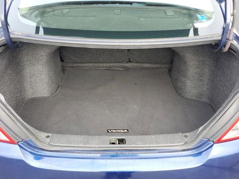 Used 2019 Nissan Versa SV FWD image 7