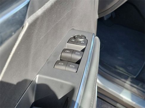 Used 2025 GMC Acadia Elevation image 13