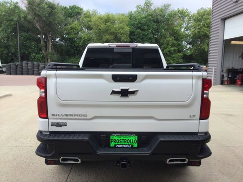 Used 2023 Chevrolet Silverado 1500 LT Trail Boss w/ Convenience Package II AWD/4WD image 6