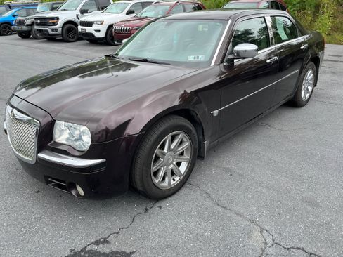 Used 2005 Chrysler 300 C w/ Navigation & Sound Group II RWD image 20