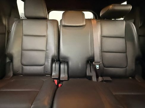 Used 2015 Ford Explorer XLT w/ Equipment Group 202A FWD image 22