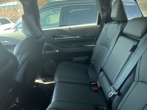 Certified 2026 INFINITI QX60 Luxe w/ Cargo Package FWD image 6